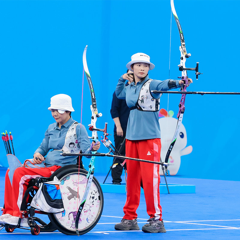 Zakřivené lukostřelecké luky Nika podporují paralympijské hry